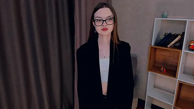 Snapshot of HazelPanos chatting on February 16, 2026, 7:07 am HazelPanos online show from February 16, 2026, 7:07 am