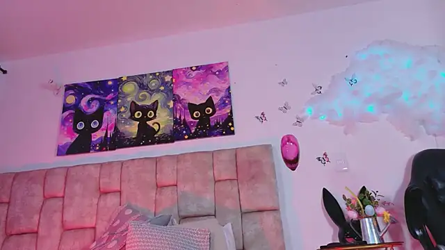 Snapshot of MiiaBlumm_ chatting on March 31, 2026, 6:21 pm MiiaBlumm online show from March 31, 2026, 6:21 pm