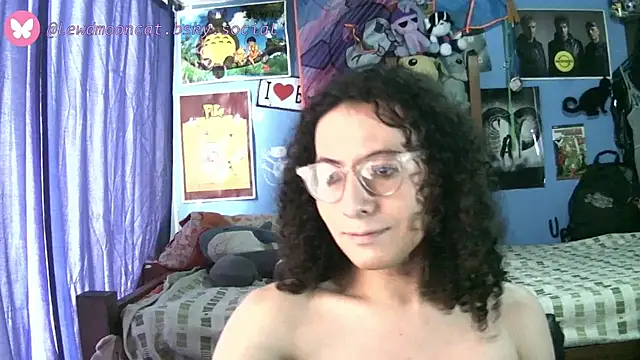 lewd mooncat online show from May 8, 2026, 9:40 pm
