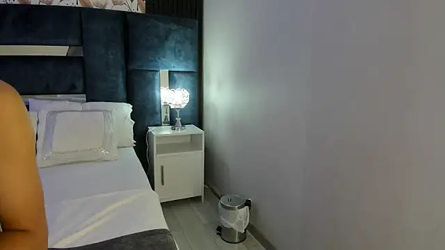 Snapshot of PerlaRogerss_ chatting on April 6, 2026, 11:33 am PerlaRogerss online show from April 6, 2026, 11:33 am