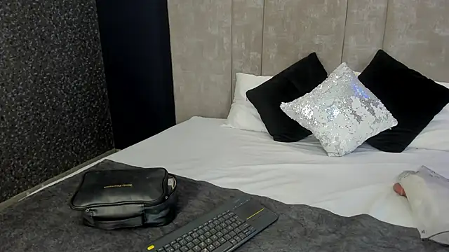 Snapshot of PerlaRogerss_ chatting on March 16, 2026, 10:52 am PerlaRogerss online show from March 16, 2026, 10:52 am