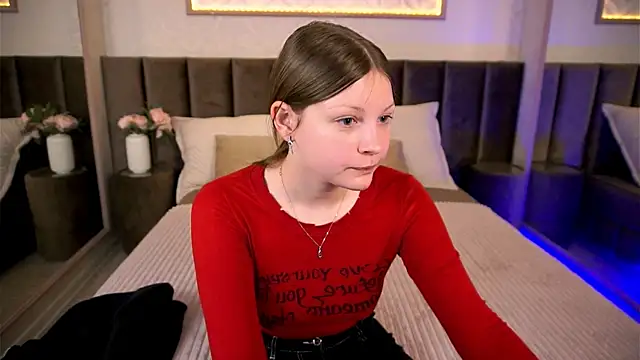 LauraBev online show from February 16, 2026, 8:24 am