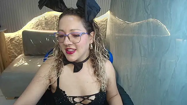 Snapshot of Rubia_encantada_r chatting on March 21, 2026, 8:02 pm Rubia encantada r online show from March 21, 2026, 8:02 pm