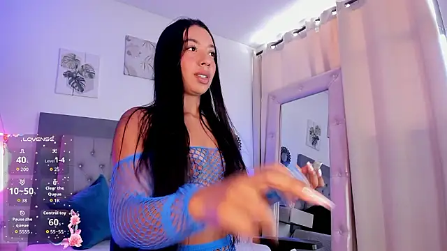 julietha Vega online show from March 26, 2026, 6:17 pm