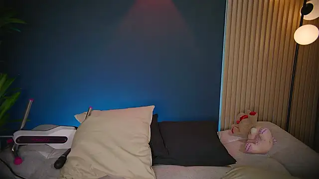 Snapshot of Sophie_Blake_NE chatting on February 18, 2026, 12:12 pm Sophie Blake NE online show from February 18, 2026, 12:12 pm