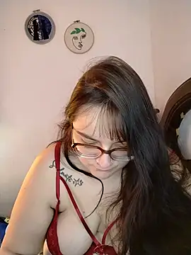daphneev online show from August 3, 2026, 2:12 pm