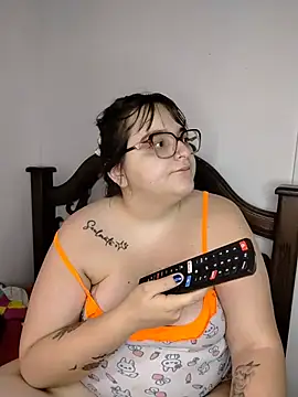 daphneev online show from August 6, 2026, 5:52 pm