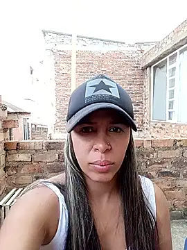 kiki milu online show from April 30, 2026, 8:57 pm