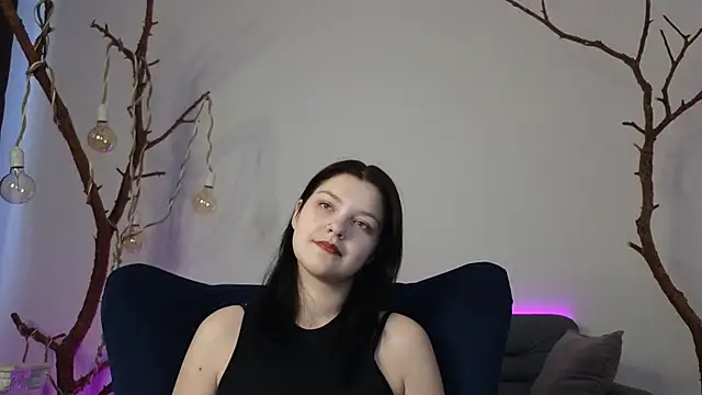 DeliaEffy online show from February 27, 2026, 1:22 pm