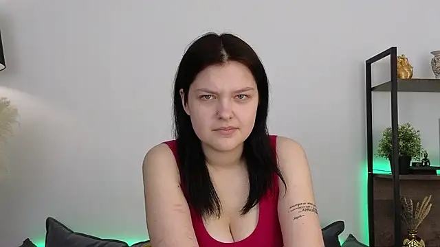 DeliaEffy online show from February 19, 2026, 10:07 pm