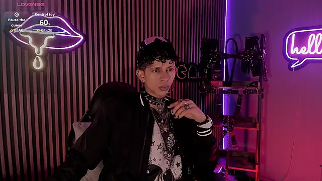 Snapshot of Maximoking26 chatting on April 3, 2026, 12:33 pm Maximoking26 online show from April 3, 2026, 12:33 pm