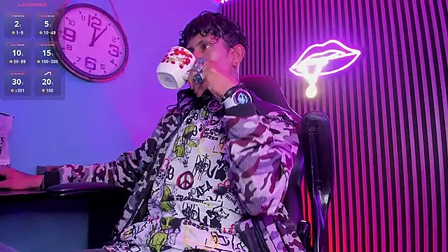 Snapshot of Maximoking26 chatting on March 8, 2026, 4:16 am Maximoking26 online show from March 8, 2026, 4:16 am