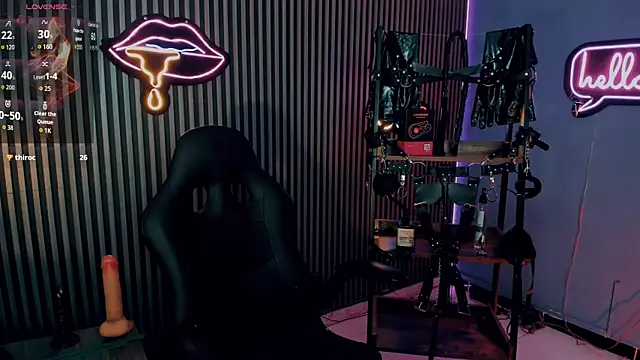Snapshot of Maximoking26 chatting on July 14, 2026, 10:21 am Maximoking26 online show from July 14, 2026, 10:21 am