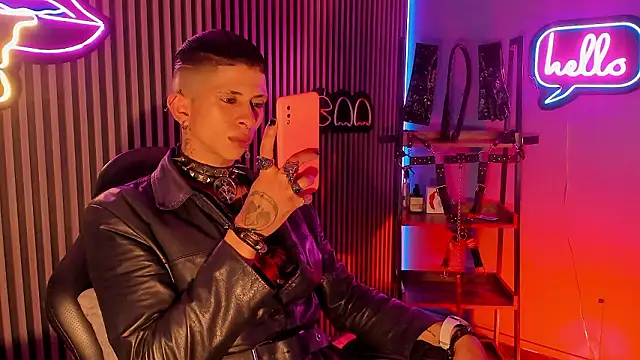 Snapshot of Maximoking26 chatting on March 16, 2026, 1:57 am Maximoking26 online show from March 16, 2026, 1:57 am