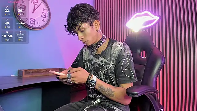 Snapshot of Maximoking26 chatting on March 14, 2026, 3:12 am Maximoking26 online show from March 14, 2026, 3:12 am