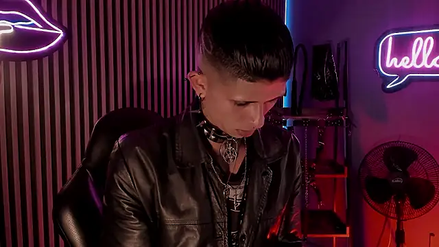 Snapshot of Maximoking26 chatting on March 21, 2026, 12:45 am Maximoking26 online show from March 21, 2026, 12:45 am