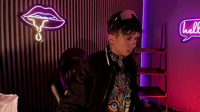 Snapshot of Maximoking26 chatting on March 27, 2026, 4:21 am Maximoking26 online show from March 27, 2026, 4:21 am