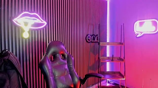 Snapshot of Maximoking26 chatting on March 26, 2026, 2:10 am Maximoking26 online show from March 26, 2026, 2:10 am