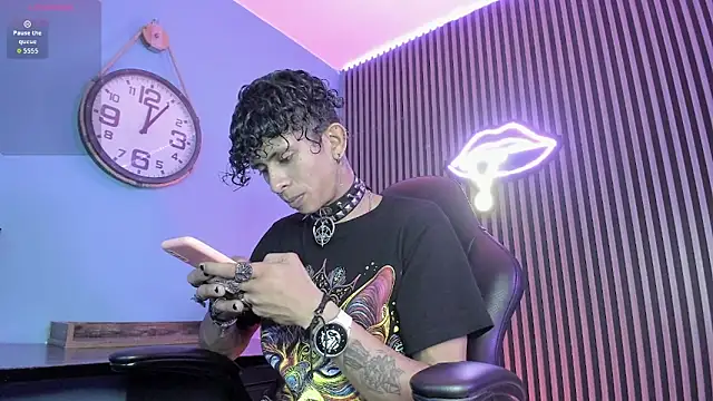 Snapshot of Maximoking26 chatting on March 9, 2026, 4:16 am Maximoking26 online show from March 9, 2026, 4:16 am