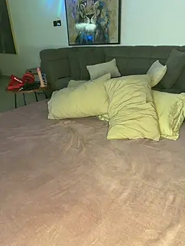 rafapradodxb online show from February 17, 2026, 9:23 pm