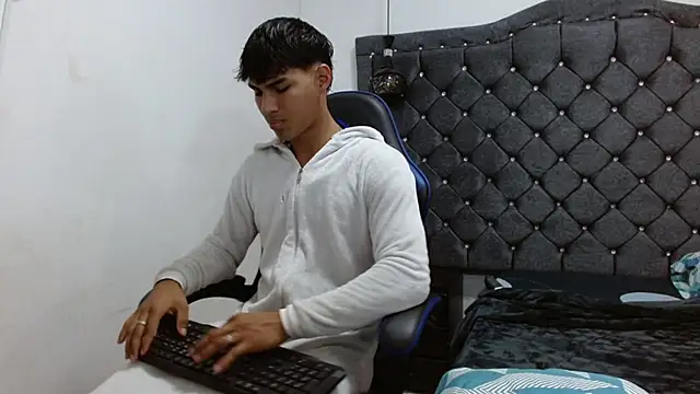 Snapshot of luka_big18 chatting on March 24, 2026, 3:39 am luka big18 online show from March 24, 2026, 3:39 am