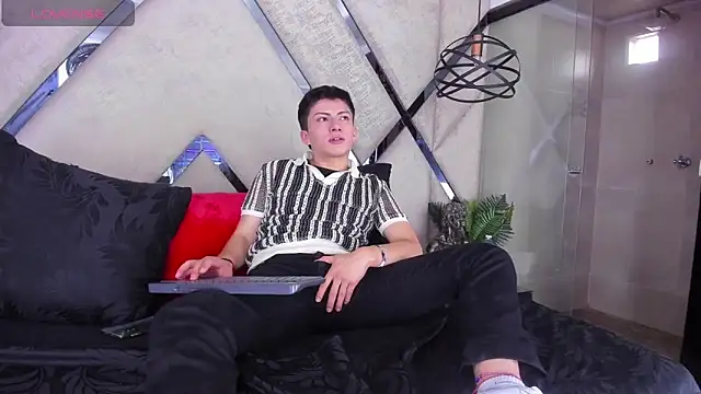 Snapshot of Sebas26_ chatting on February 17, 2026, 10:40 pm Sebas26 online show from February 17, 2026, 10:40 pm