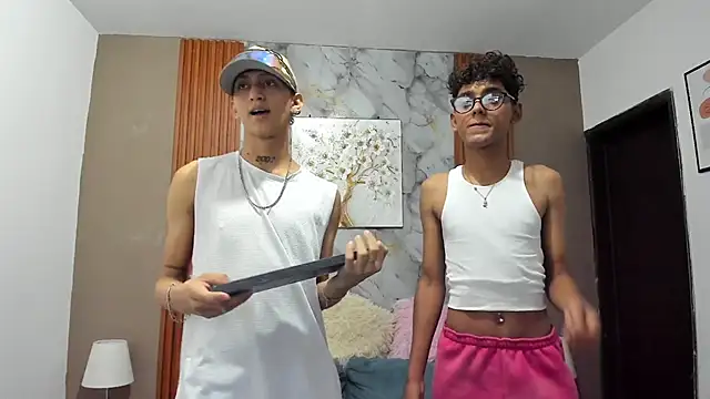 Snapshot of BOYS_PLAY chatting on March 16, 2026, 7:23 am BOYS PLAY online show from March 16, 2026, 7:23 am