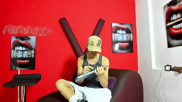 Snapshot of BOYS_PLAY chatting on March 13, 2026, 1:27 pm BOYS PLAY online show from March 13, 2026, 1:27 pm