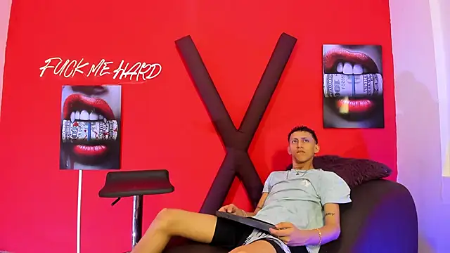 Snapshot of BOYS_PLAY chatting on March 28, 2026, 7:20 am BOYS PLAY online show from March 28, 2026, 7:20 am