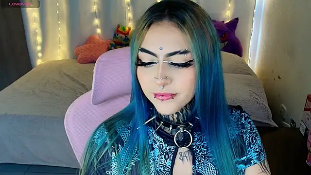 maliciaXpoison online show from May 30, 2026, 10:48 pm