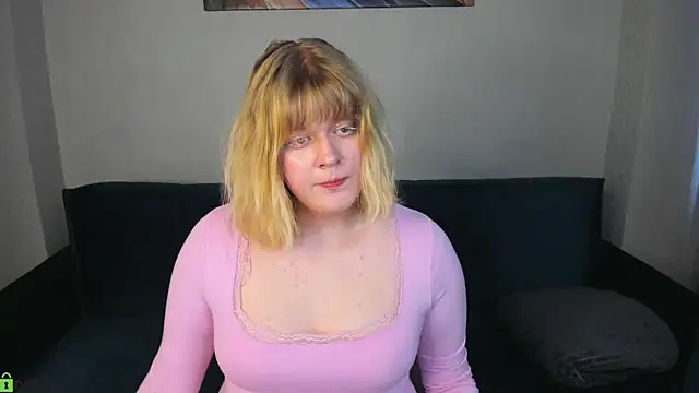 Snapshot of luna_c0ra chatting on March 6, 2026, 6:19 am luna c0ra online show from March 6, 2026, 6:19 am