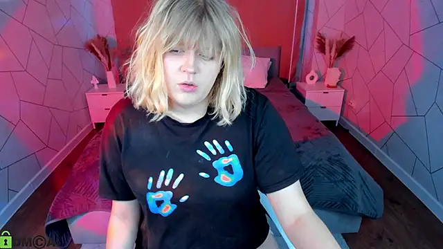 Snapshot of luna_c0ra chatting on March 26, 2026, 1:04 am luna c0ra online show from March 26, 2026, 1:04 am