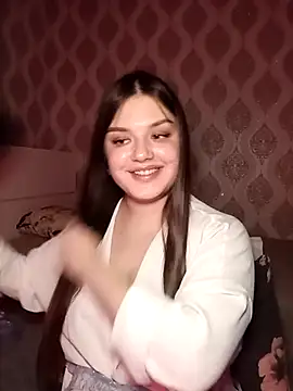 SophieLees online show from February 17, 2026, 9:12 pm