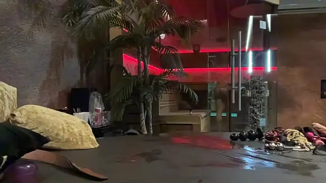 CustomKinkyCouple online show from April 8, 2026, 3:35 pm