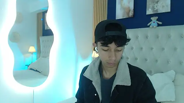 Aiden Rivers  online show from April 1, 2026, 12:50 pm