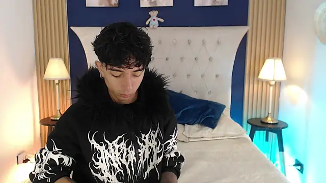 Snapshot of Aiden_Rivers_ chatting on July 1, 2026, 1:11 pm Aiden Rivers online show from July 1, 2026, 1:11 pm