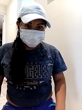 Snapshot of venus-marte chatting on April 4, 2026, 10:27 pm venus-marte online show from April 4, 2026, 10:27 pm