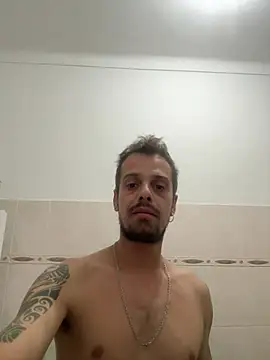 vieiratiago963 online show from May 9, 2026, 3:59 pm