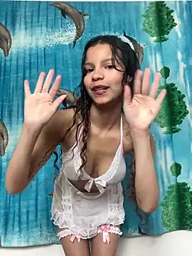 soffii-estrella online show from February 25, 2026, 8:03 am