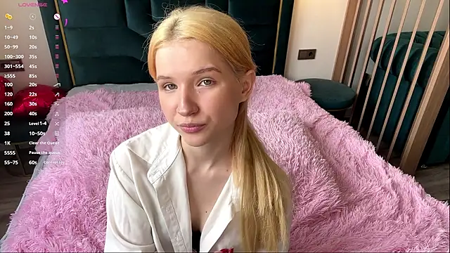 Snapshot of PrincessSwelgart chatting on March 30, 2026, 1:23 pm PrincessSwelgart online show from March 30, 2026, 1:23 pm