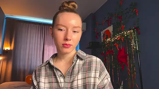 Anna Kare online show from March 11, 2026, 7:46 am