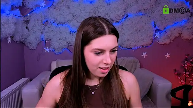 amalialowell online show from May 3, 2026, 5:05 pm