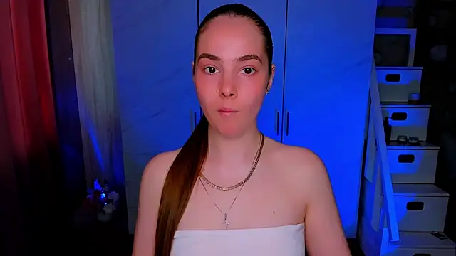 Maddy Wood  online show from May 3, 2026, 10:53 am