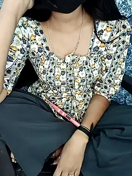 Cutie babes01 online show from February 25, 2026, 5:46 pm