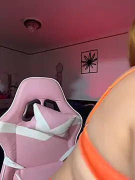 Snapshot of Kiarhatrixie1 chatting on March 31, 2026, 5:26 pm Kiarhatrixie1 online show from March 31, 2026, 5:26 pm