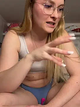 Snapshot of melanieTesss chatting on March 11, 2026, 12:21 pm melanieTesss online show from March 11, 2026, 12:21 pm