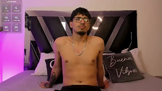 Snapshot of Mia_Iron chatting on April 15, 2026, 2:21 pm Mia Iron online show from April 15, 2026, 2:21 pm