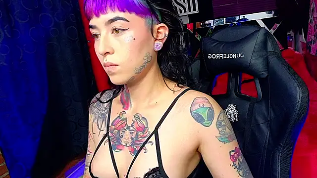 Snapshot of nova_kitttyy chatting on April 1, 2026, 2:46 am nova kitttyy online show from April 1, 2026, 2:46 am