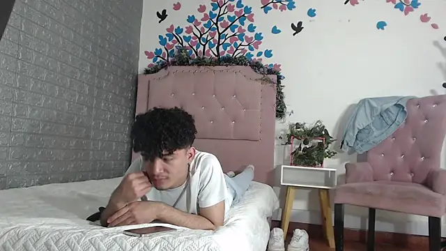 Snapshot of albell_hot_ chatting on February 18, 2026, 8:49 pm albell hot online show from February 18, 2026, 8:49 pm