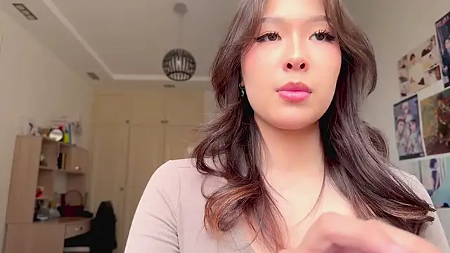 HannaOreo online show from April 13, 2026, 7:34 am